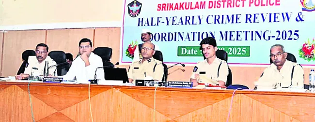 అవినీతికి పాల్పడితే వేటు తప్పదు