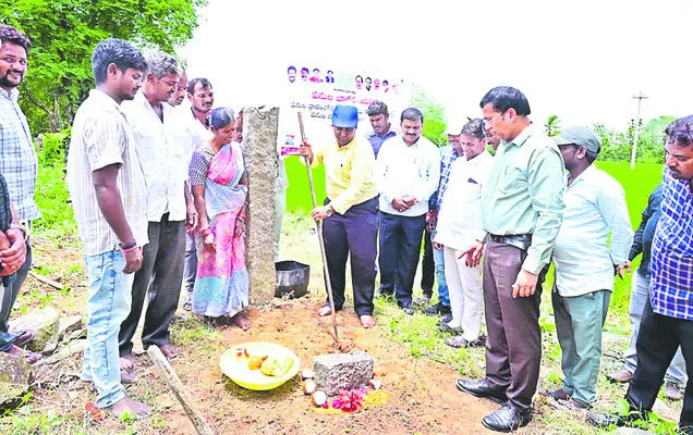 పల్లెలు మురిసేలా.. పనుల జాతర