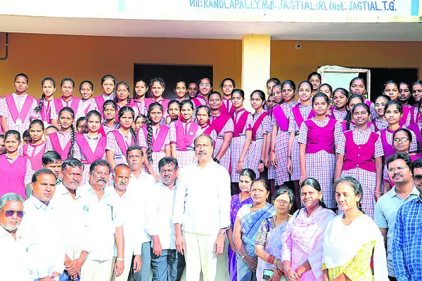 విద్య, వైద్యానికి ప్రభుత్వం పెద్దపీట