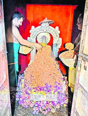 లక్ష పుష్పార్చన