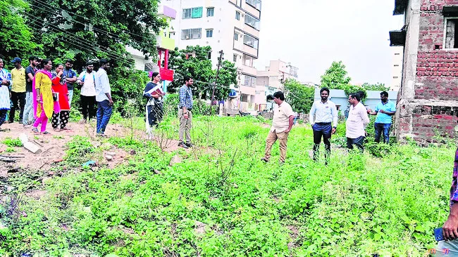 ఆక్రమిత స్థలాల స్వాధీనం