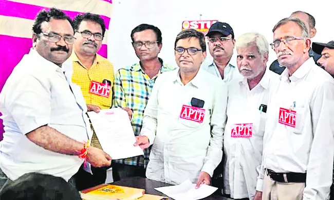 మూల్యాంకన విధానం మార్పు చేయాలి
