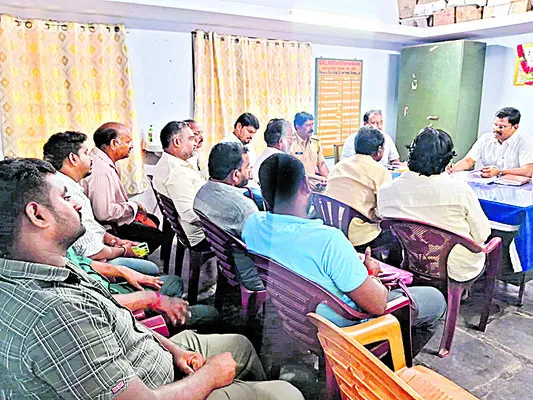 బార్ అండ్ రెస్టారెంట్ల అనుమతులకు దరఖాస్తు చేసుకోవాలి