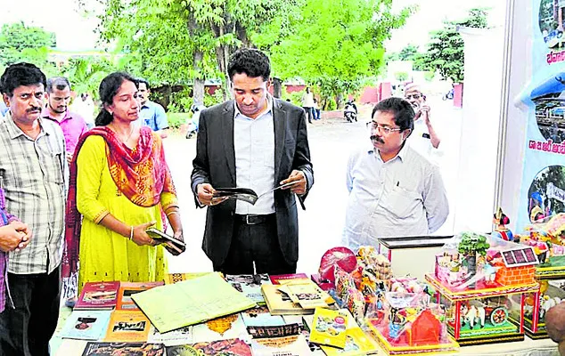 కలెక్టర్ లక్ష్మీశ