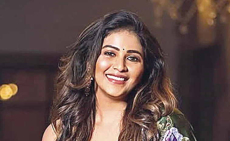 Actress Anjali comes onboard actor Vishal's film with director Ravi Arasu