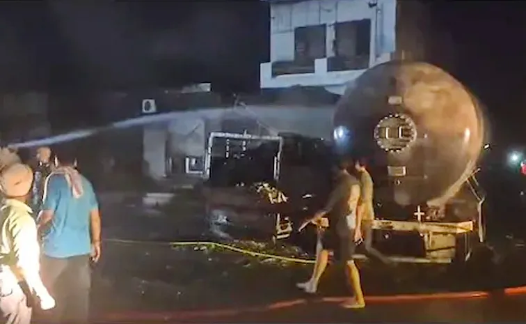 Punjab lpg Tanker Following Road Accident 2 Killed