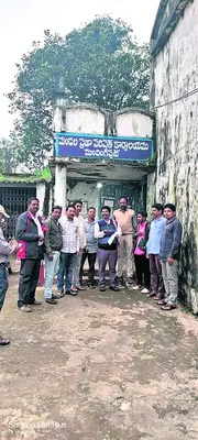 విద్యాలయాల్లో సమస్యలు పరిష్కరించాలని వినతి