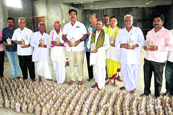 గడపగడపకు..