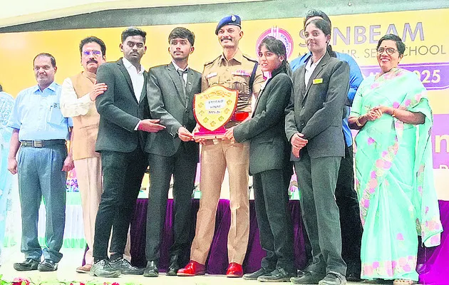 క్రీడలతోనే మానసిక ఉల్లాసం