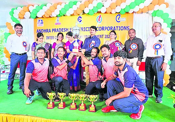 బ్యాడ్మింటన్ పోటీల విజేతగా విజయనగరం