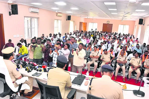 పండుగలు మతసామరస్యానికి ప్రతీకలు