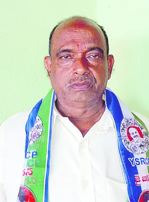 రోడ్డు ప్రమాదంలో సర్పంచ్ దుర్మరణం