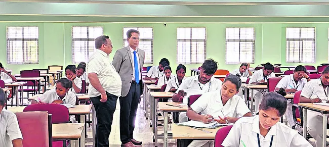 నర్సింగ్ పరీక్షల్లో కాపీయింగ్కు తావివ్వొద్దు