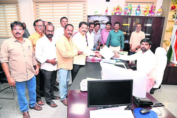 ఓపీఎస్ విధానం అమలు చేయాలి