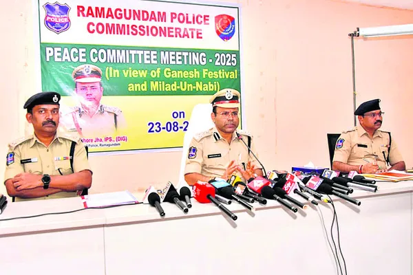 పండుగలు శాంతియుతంగా జరుపుకోవాలి