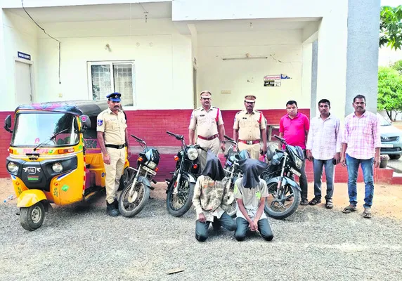 ఇద్దరు దొంగల అరెస్టు
