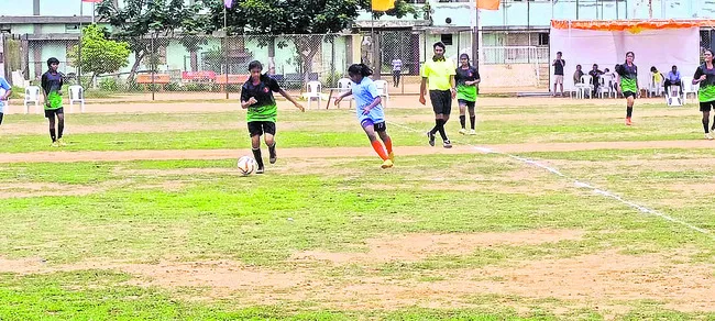 రాష్ట్రస్థాయి ఫుట్బాల్ పోటీలు ప్రారంభం
