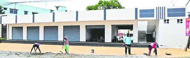 అక్రమంగానే భవన నిర్మాణం పూర్తి...