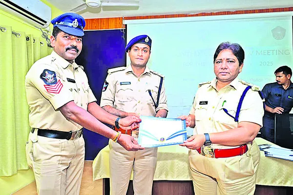 నేర నియంత్రణకు పకడ్బందీ చర్యలు