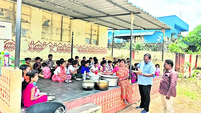 నూరుశాతం హాజరు తప్పనిసరి
