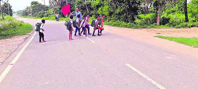 బోర్డు నుంచి రోడ్డు వరకు..!