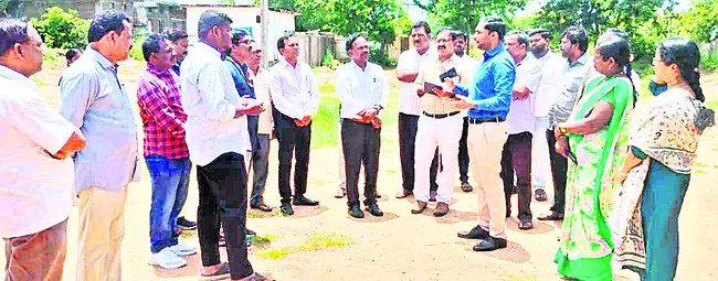 విద్యార్థులకు ఇబ్బంది లేకుండా చూడాలి