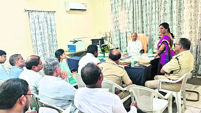 ట్రాన్స్పోర్ట్ వర్కర్స్ యాక్టు అమలు చెయ్యాలి