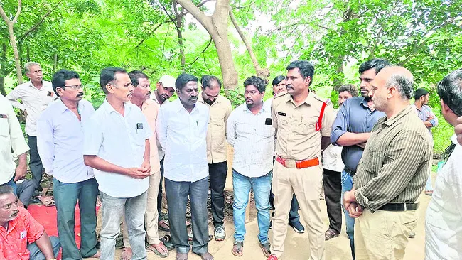 ‘భగీరథ’ కార్మికుల సమ్మె విరమణ