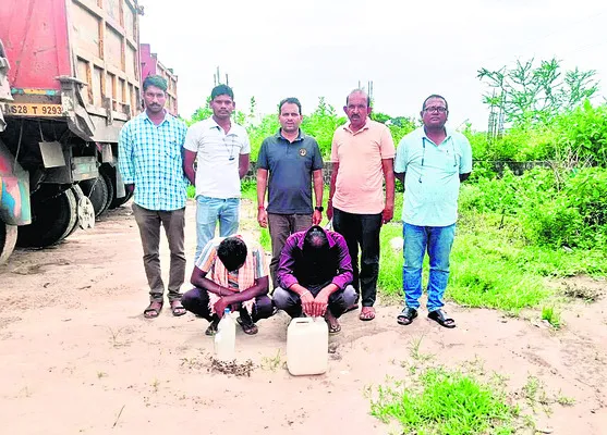 నాటు సారా స్వాధీనం