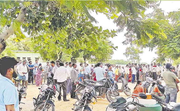 Farmers Urea Woes Continue in Telangana