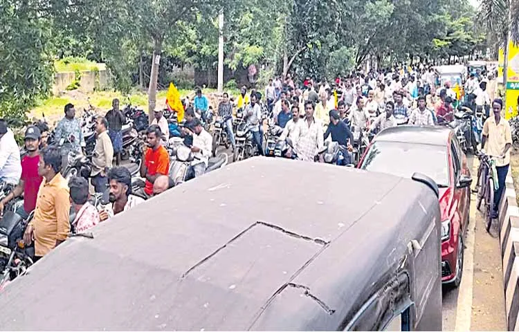 పరదాల మాటున చంద్రబాబు పర్యటన
