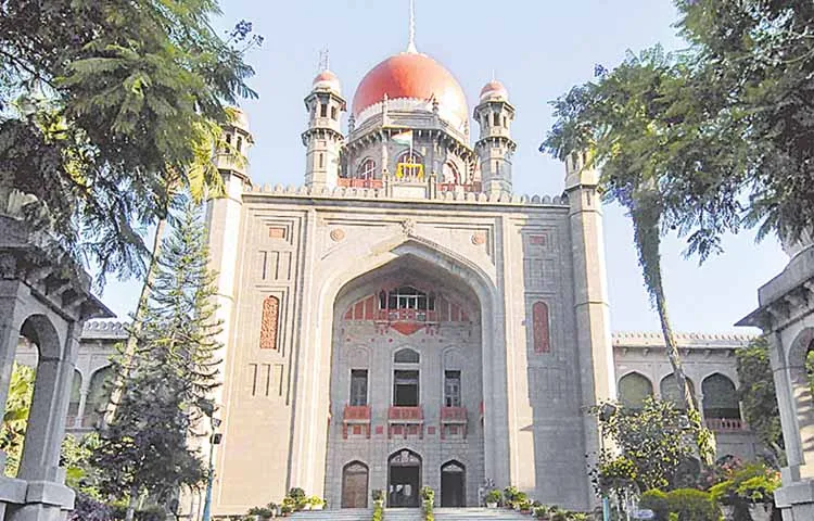 A case cannot be registered through private messages says high court