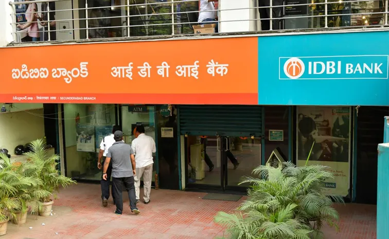 IDBI Bank Stake Sale Likely by End of FY26 Says DIPAM Secretary