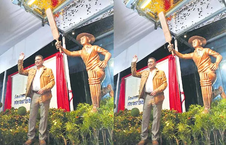 Gavaskar statue unveiled at Wankhede Stadium