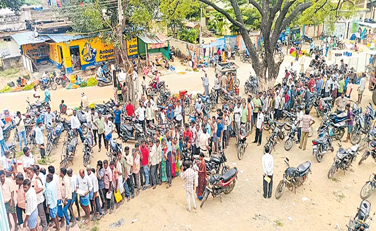 Farmers are facing urea woes in Telangana