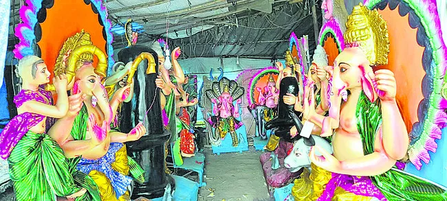 మట్టిలో దేవుడు