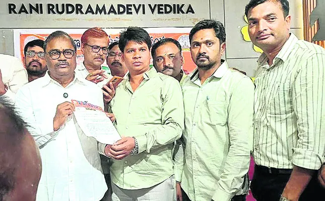 సమస్యలు పరిష్కరించాలని వినతి