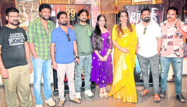 బార్బరిక్ చిత్ర బృందం సందడి