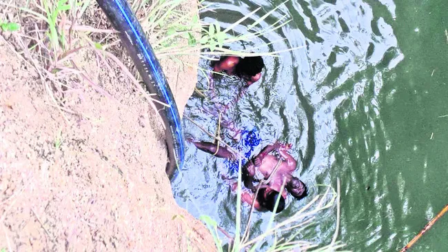 ప్రమాదవశాత్తు బావిలో పడి ఒకరు..