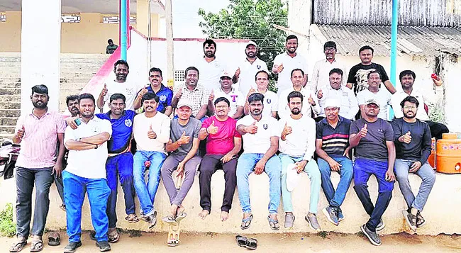ఫ్రెండ్లీ క్రికెట్ పోటీ