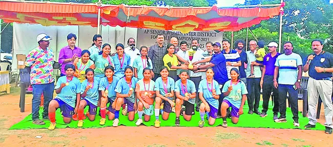 ముగిసిన రాష్ట్ర స్థాయి ఫుట్‌బాల్‌ పోటీలు 