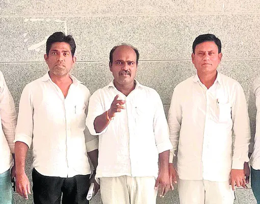 టీచర్స్డే ఘనంగా నిర్వహించాలి