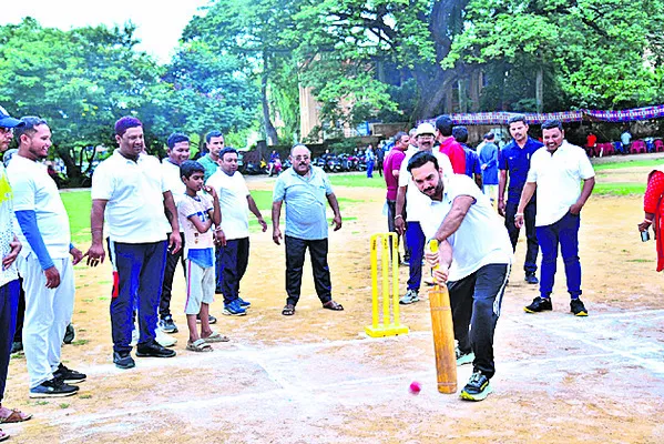 పురపాలక లెవనే విజేత