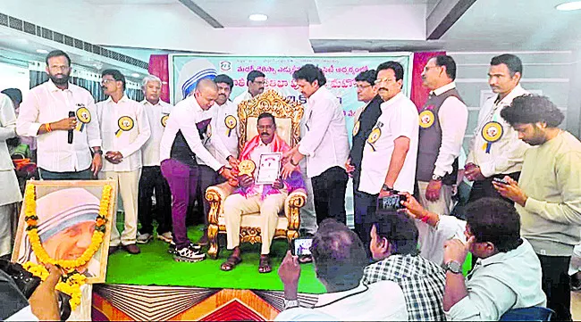 నాగిరెడ్డికి మదర్ థెరెస్సా జాతీయ పురస్కారం