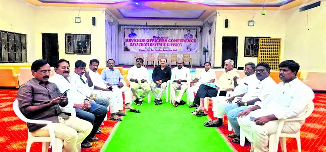 రాయచోటిని జిల్లా కేంద్రంగా కొనసాగించాలి