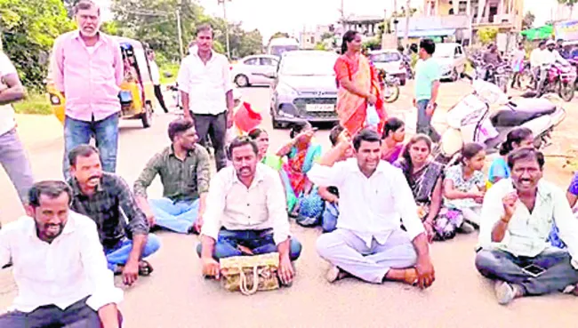 టీచర్లకు పదోన్నతులు