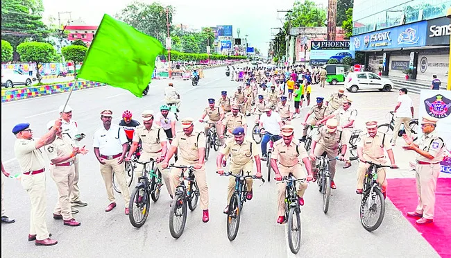 ఉత్సాహంగా ‘సండేస్ ఆన్ సైకిల్’
