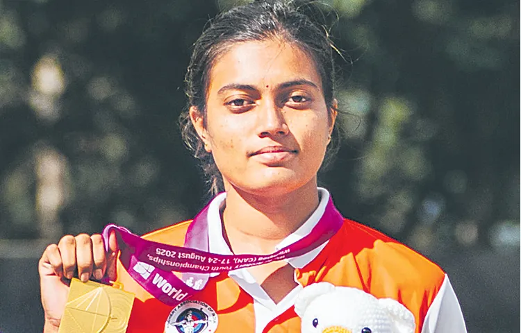 Taniparthi Chikitha wins gold medal at World Youth Archery Championship