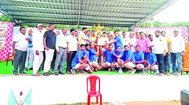 ముగిసిన రాష్ట్రస్థాయి బాల్ బ్యాడ్మింటన్ పోటీలు