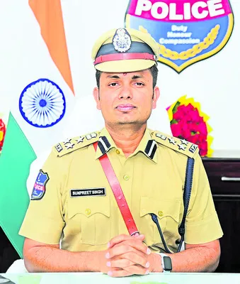ర్యాగింగ్కు పాల్పడితే క్రిమినల్ చర్యలు